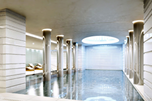 Tour Odeon Sky Penthouse indoor pool