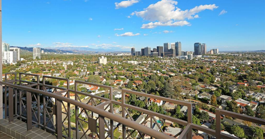 LA Condo 00