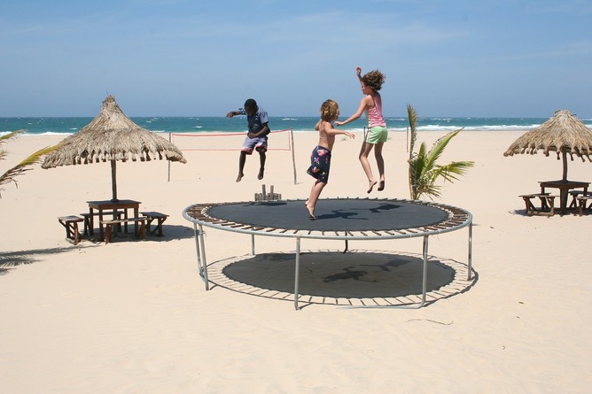 Trampolines: fun and educational. cotrim/pixabay