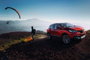Renault Kadjar paragliding