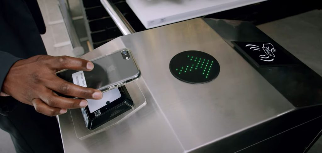 A look at the new cashless and queue-less store Checkers is testing in ...