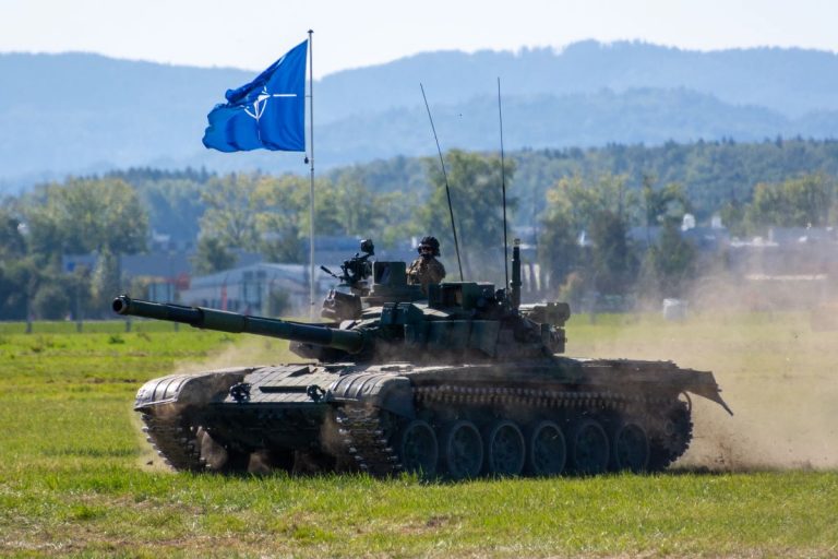 New ‘Cold War’ hits the rand – BusinessTech
