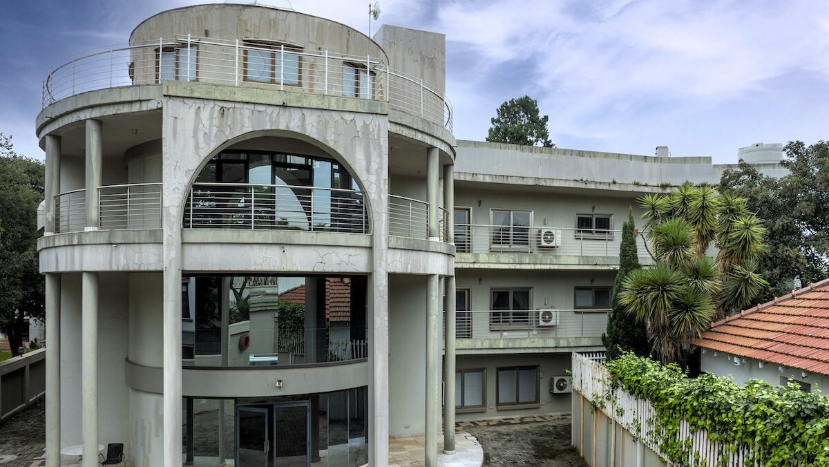 Gupta Saxonwold mansions back up for sale – at a huge 63% discount