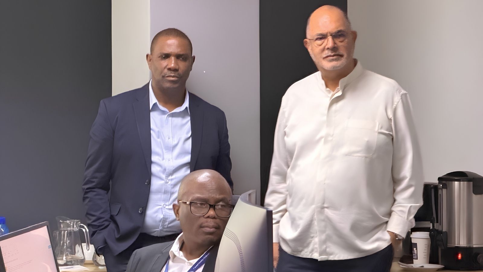 SARS bosses earn R5.2 million a week in South Africa
